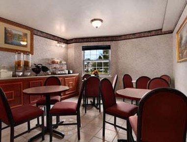 Days Inn By Wyndham Berlin Voorhees Εξωτερικό φωτογραφία
