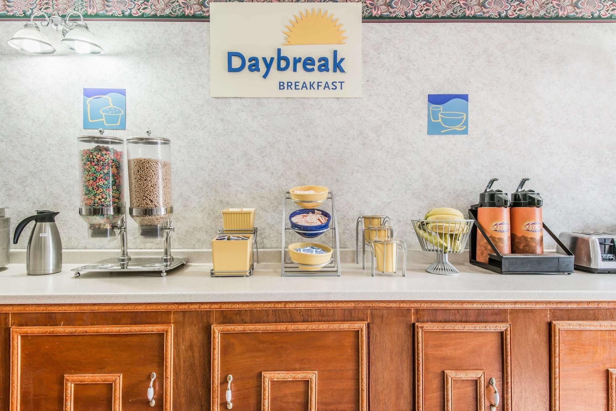 Days Inn By Wyndham Berlin Voorhees Εξωτερικό φωτογραφία